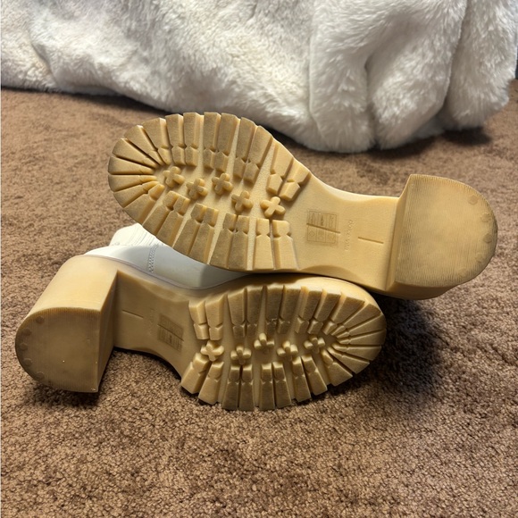 Dolce Vita | Cream Leather Booties - Picture 7 of 8